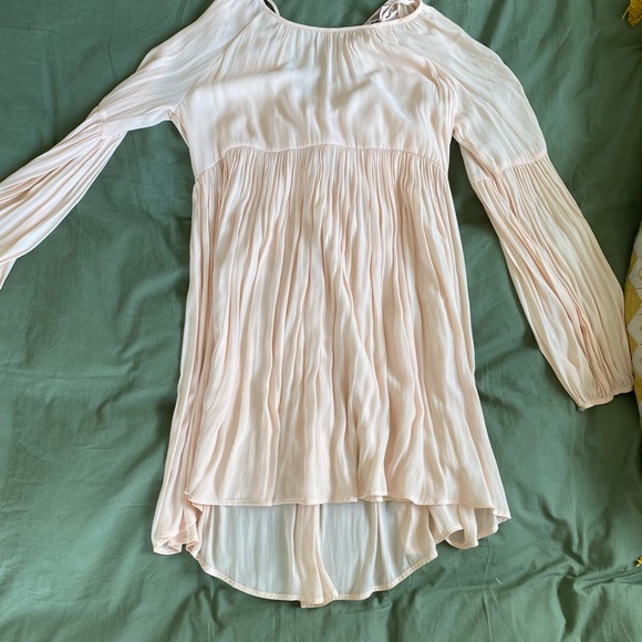 Forever 21 peach flowy dress - Picture 3 of 3